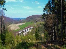 007_zug auf dem viadukt_hp